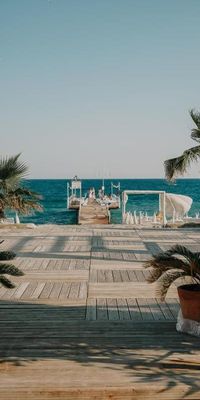 Raw Beach Hotel