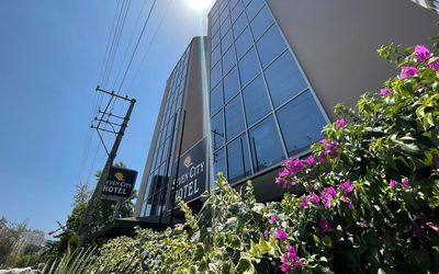 Seven City Hotel · 3