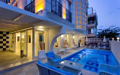 The Wise Hotel · 4