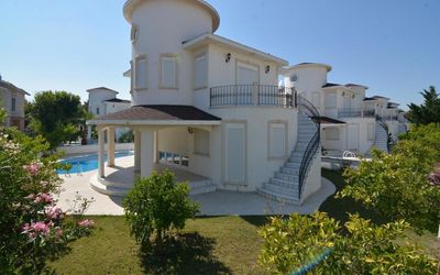 Bella Villa 7 · 4