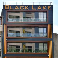 Black Lake Otel
