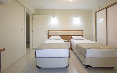 Güney Motel · 4