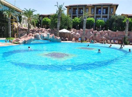 turkiye/aydin/kusadasi/hlc-tatil-koyu-588636768.jpg