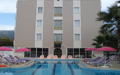 Kinalikaya Beach Hotel · 4