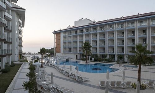 turkiye/aydin/kusadasi/ramada-hotel-suites_12268bd2.jpg