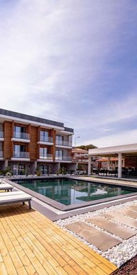 Leone Cunda Edition Otel (+12)