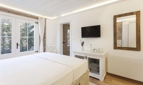 turkiye/balikesir/ayvalik/pur-beyaz-otel-5750e93f.jpg