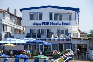 turkiye/balikesir/edremit/akcay-pier-hotel-beach-restaurant_6af7b721.jpg