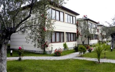 The Green Beach Resort Hotel · 4