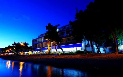 Alevok Hotel · 4