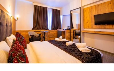 Otel 374 · 4