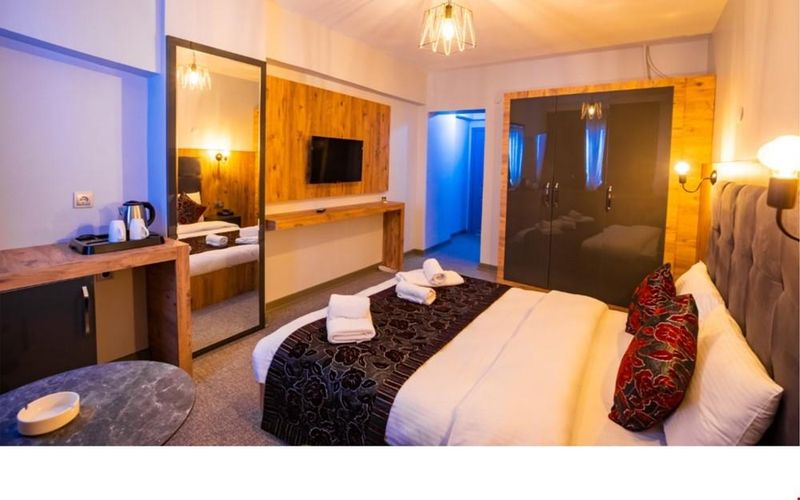 Otel 374 · 1