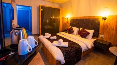 Otel 374 · 2