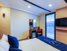 Penthouse Room With Jacuzzi