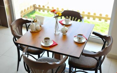 Konuk Hotel · 5
