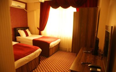 Hotel Meta · 5