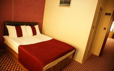 Hotel Meta · 4
