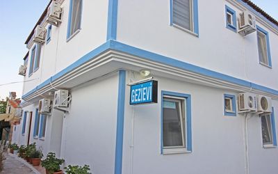 Bozcaada Gezievi Pansiyon · 2
