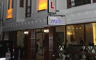 Grand Anzac Hotel · 4
