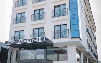 Angel's Park Hotel · 5