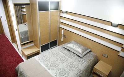 Quars Garden Hotel · 5