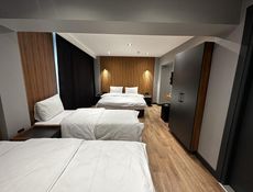 Family Room - Deluxe