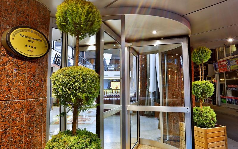 Marathon Hotel · 1