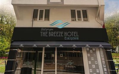 The Breeze Hotel · 3