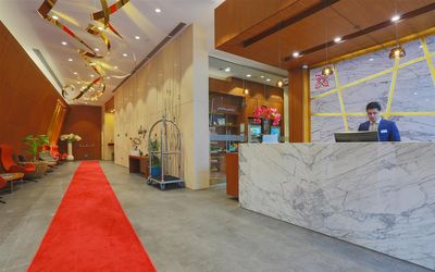 Hilton Garden Inn · 4