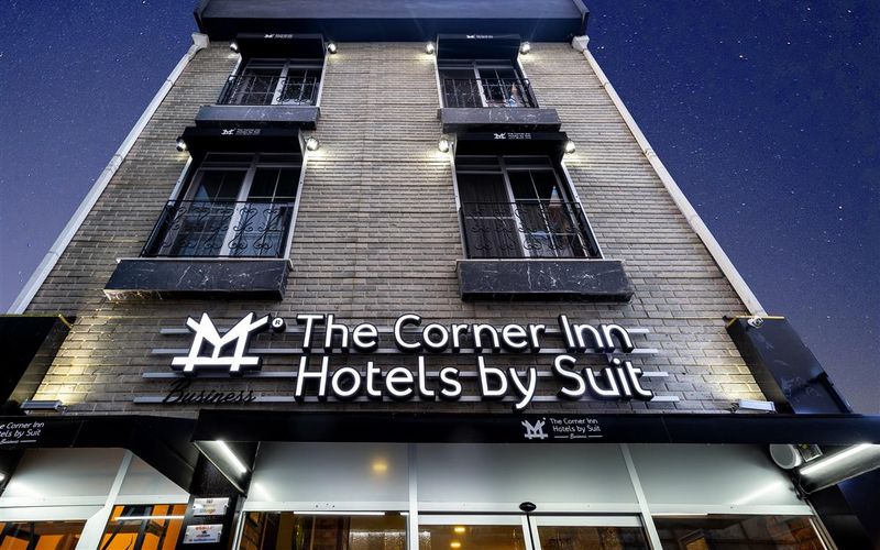 The Corner Inn Hotels By Suit · 1