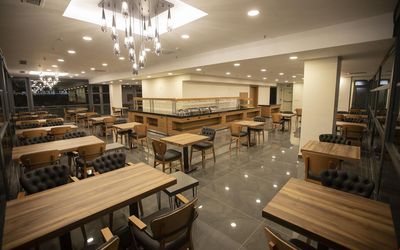 Divares Hotel · 4