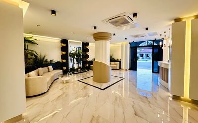 Bless You Hotel · 4