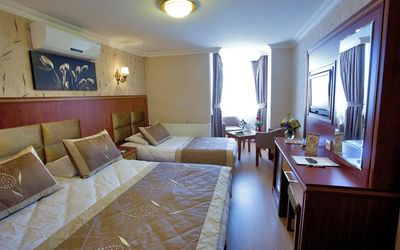 Oro Hermanos Hotel · 4