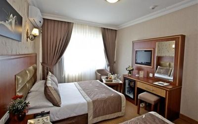 Oro Hermanos Hotel · 5