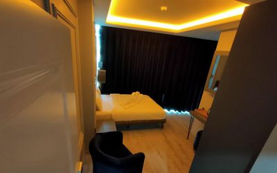 Loft Airport Hotel · 3