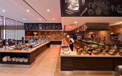 Clarion Hotel İstanbul Mahmutbey · 4