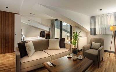La Mia Suites · 5