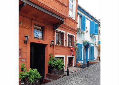turkiye/istanbul/besiktas/corner-hot-3062-4218242d.jpg
