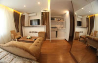 Swim up Triple Room