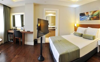 Veyron Hotels · 5