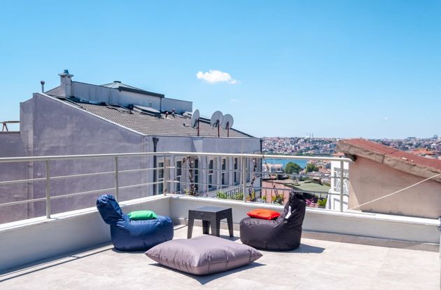 turkiye/istanbul/beyoglu/02708db472d3aa4a0f7a31d7bd7c45bf30014762544fcbb8d531e8d61bf03e497142efd3a2c40c660d03fb7d55e486aec6b81b2cb59237016261abf03f175c11cc8fb0d0bdc54b298ef664d69a524471.jpg