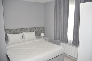 turkiye/istanbul/beyoglu/adams-suit_76df42c6.jpg