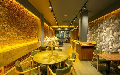 Taksim Leon's Hotel - Spa & Cafe · 3