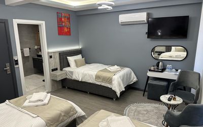 Blue Moonrise Hotel · 5