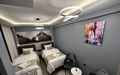 Blue Moonrise Hotel · 4