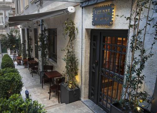 turkiye/istanbul/beyoglu/corinne_8d51e40a.jpg