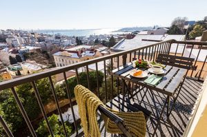 turkiye/istanbul/beyoglu/d63ff7e56bde71e0207575c18a34f5befc4ede21802783cc91948acd6d9a400ddbc0301845aed116f0e58c8f822fc0ead8d87b028adb31ea9daaad64547bf71fc09e80f5f68141b7928f0fadc5c56004.jpg