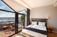 Стая с тераса - Изглед към морето
