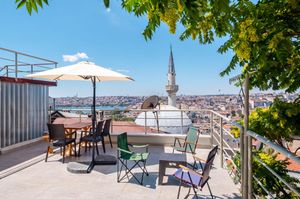 turkiye/istanbul/beyoglu/e75017274464930d1e251d25eb8d503adf38c160e5e2f657e6321087487f9d9252bc8747f0419b901d2aaa22bcdaa97003f875051355610c6fdfc516460610e0048c4ae6ed204f8dbbd5a44da5e3dc37.jpg