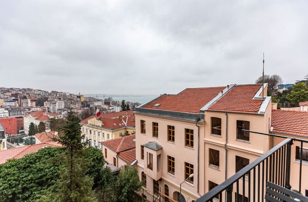 turkiye/istanbul/beyoglu/eb1c70f0977a0ca0635817eda97a65385e34fb4e77611cceb1ba66fa64a7318183791f09f9a661da417d6f2ccf22caf77aab1095d3759372b1b973613c77bd4d76aef9e1da424c1880df28caa92f4b98.jpg